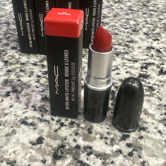 MAC Cosmetics Matte Lipstick Ruby Woo 💄 - Picture 2 of 3